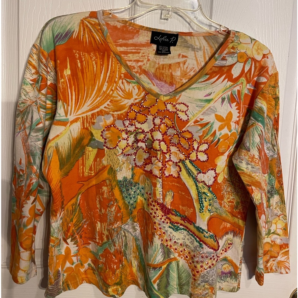 Lola V-neck top
